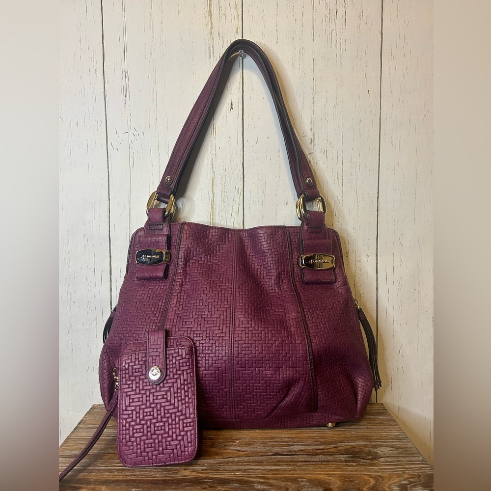 B Makowsky luxury purse with matching wallet.